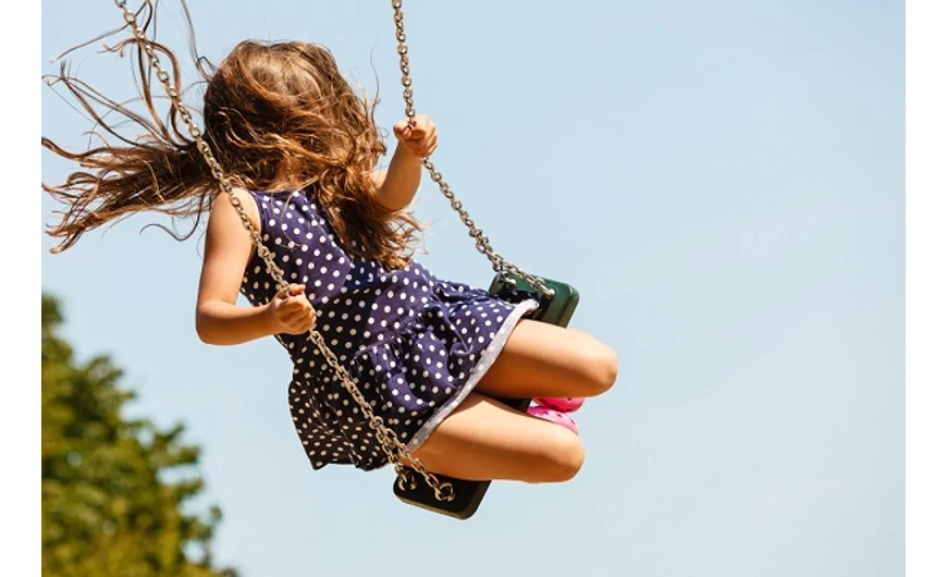 Какво още липсва от двора? Вече има люлка?